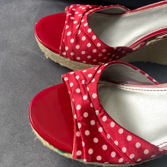 Women’s red wedge sandals, size 8 - Picture 7 of 8
